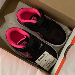 Brand new, never worn, 9 toddler